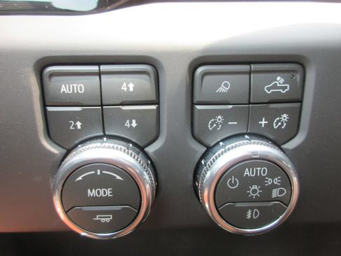 New 2026 GMC Sierra 3500 Denali Ultimate AWD/4WD image 18