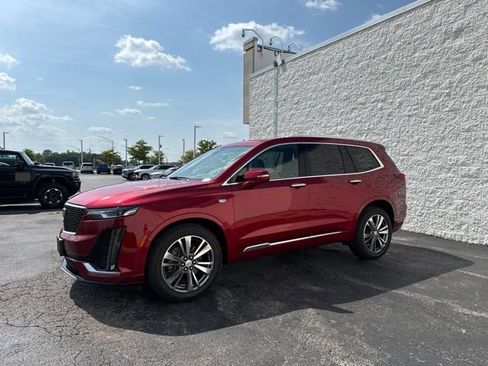 Used 2021 Cadillac XT6 Premium Luxury AWD/4WD image 3