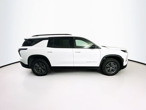 Used 2025 Chevrolet Traverse LT FWD image 10