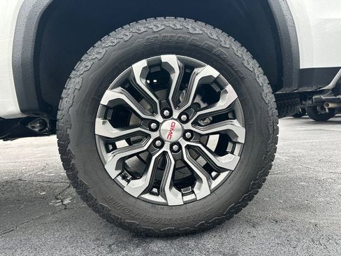 Used 2025 GMC Canyon Denali image 20