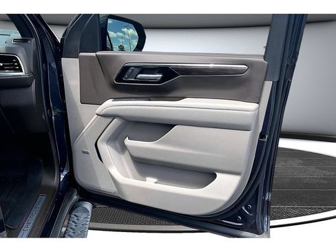Used 2026 Chevrolet Tahoe Z71 AWD/4WD image 46