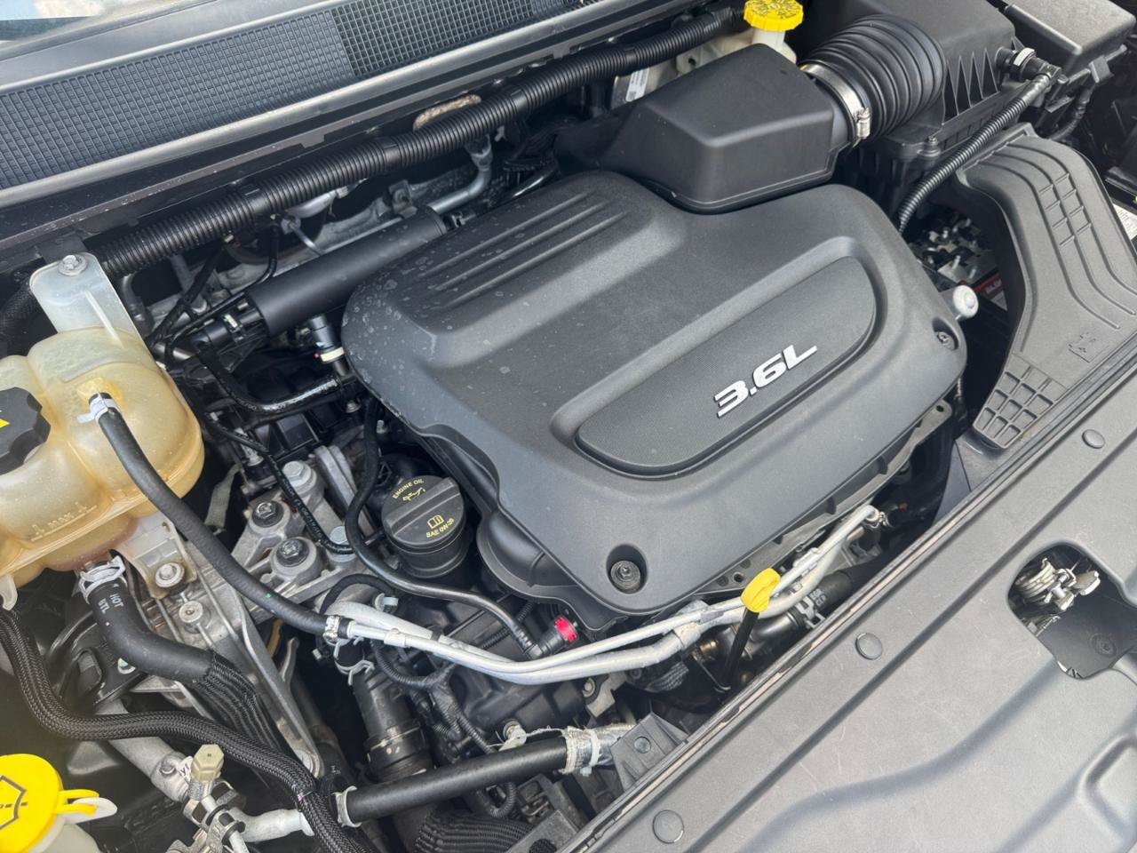 Used 2017 Chrysler Pacifica Touring-L FWD image 35