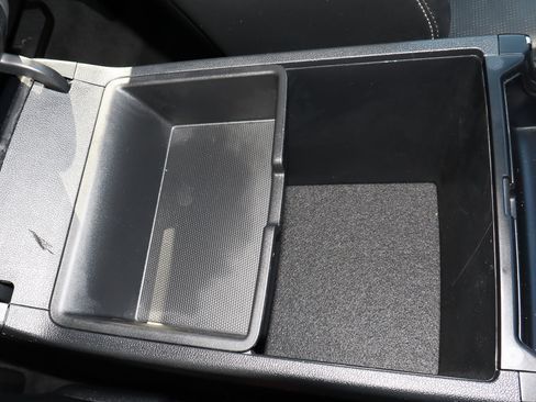 Used 2024 Kia Sorento S image 28