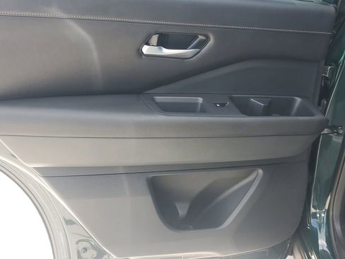 Certified 2024 Nissan Pathfinder SL FWD image 19