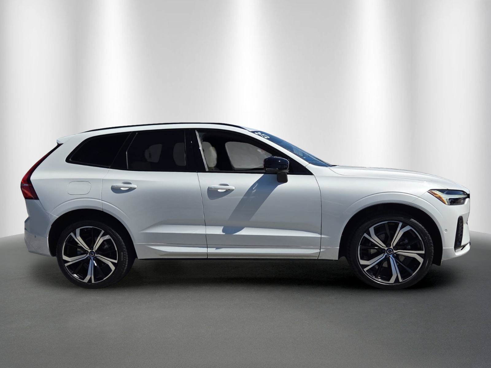 Used 2025 Volvo XC60 B5 Ultra w/ Protection Package Premier AWD/4WD image 8