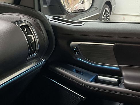 Used 2025 Ford Expedition Max Platinum w/ Platinum Ultimate Package image 33