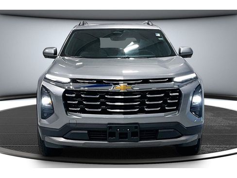 Used 2025 Chevrolet Equinox LT w/ Convenience Package II AWD/4WD image 4