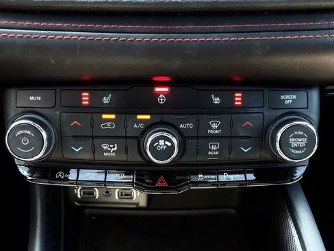 Used 2023 Dodge Durango GT AWD/4WD image 17