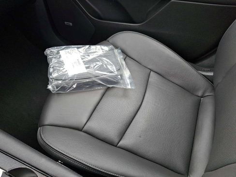 Certified 2024 Cadillac XT6 Premium Luxury w/ LPO, Floor Liner Package AWD/4WD image 17
