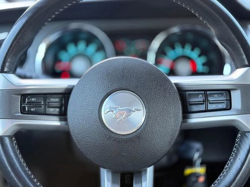 Used 2010 Ford Mustang Coupe RWD image 21