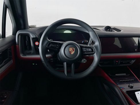 New 2026 Porsche Cayenne Base image 25