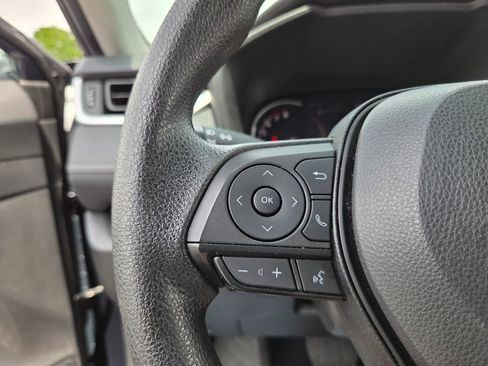 Used 2025 Toyota RAV4 XLE AWD/4WD image 20