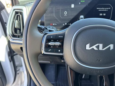 Used 2025 Kia Sorento SX Prestige w/ Olive Brown Leather Package image 23