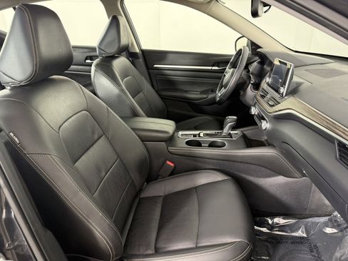 Used 2019 Nissan Altima 2.5 SL FWD image 10