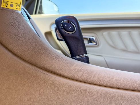 Used 2018 Ford Taurus SE image 21