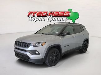 Used 2024 Jeep Compass Latitude w/ Convenience Group AWD/4WD video 1