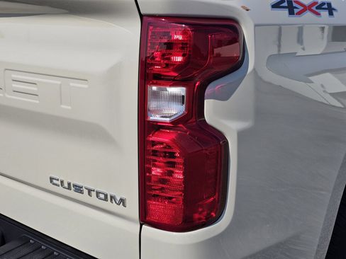 Used 2026 Chevrolet Silverado 1500 Custom AWD/4WD image 10