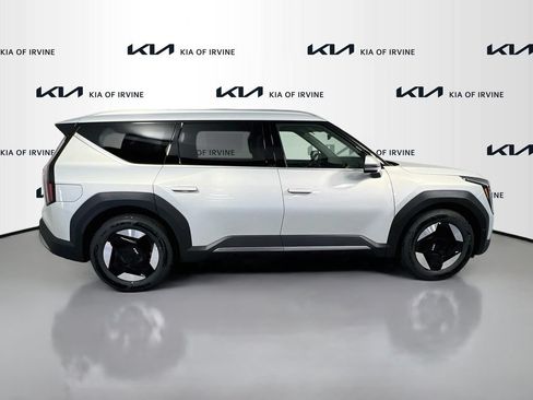 New 2026 Kia EV9 Wind AWD/4WD image 8