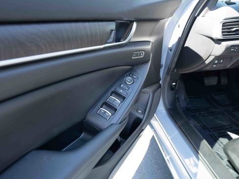 Used 2021 Honda Accord Touring image 7