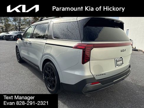 Used 2025 Kia Carnival SX Prestige image 8