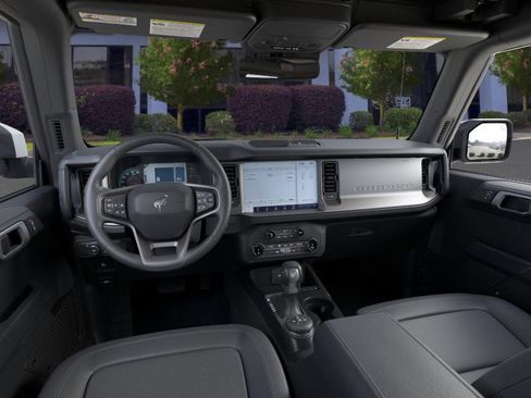 New 2025 Ford Bronco Outer Banks image 9