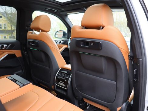 Used 2019 BMW X5 xDrive40i w/ Convenience Package AWD/4WD image 18