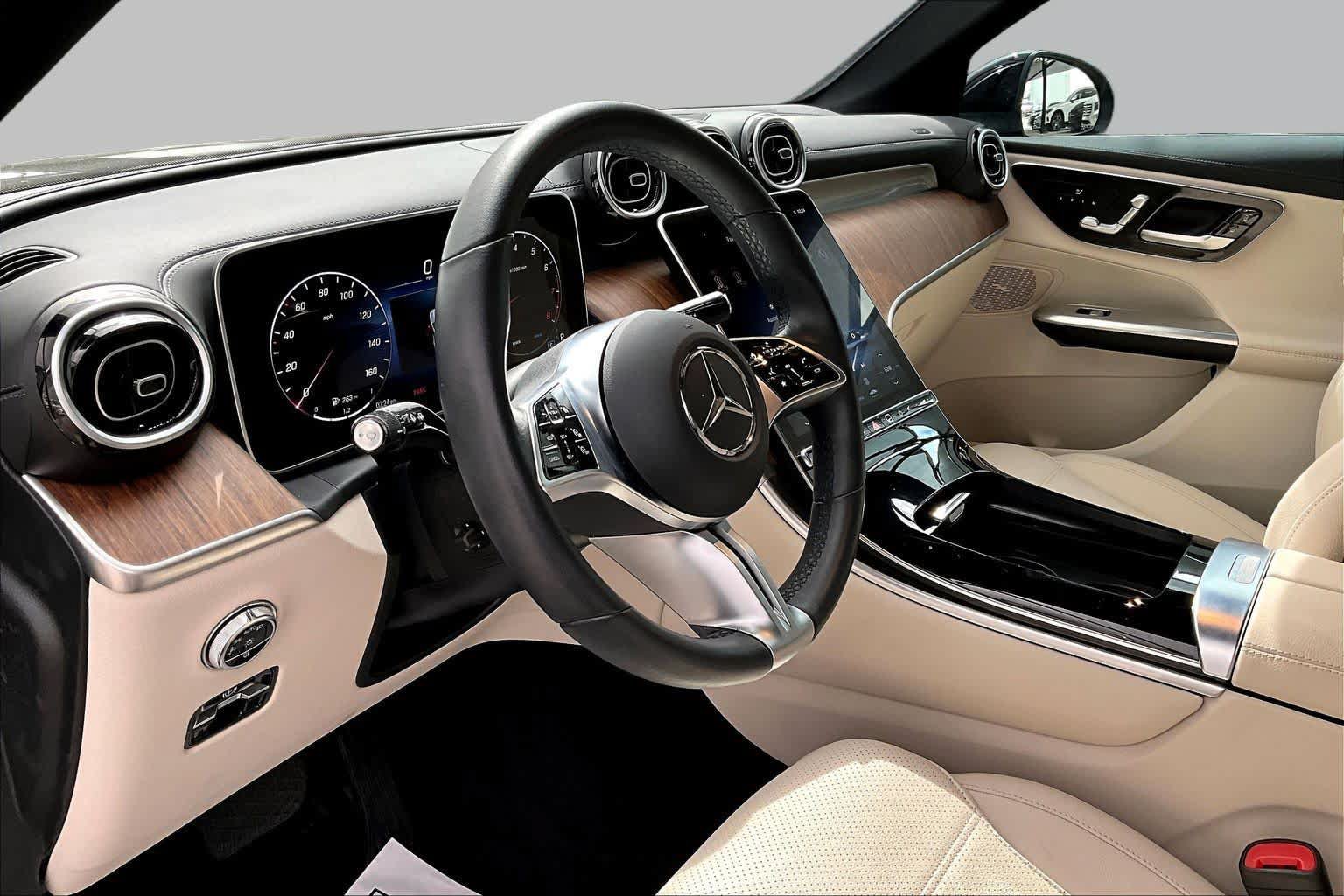 Used 2024 Mercedes-Benz GLC 300 4MATIC image 17