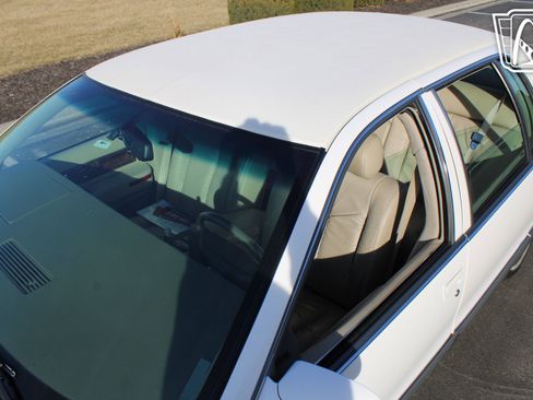 Used 1995 Cadillac Fleetwood Brougham image 28