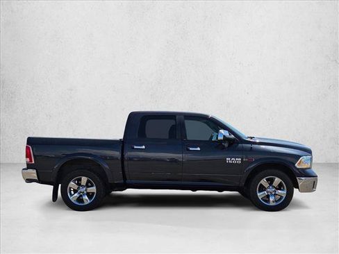 Used 2017 RAM 1500 Laramie w/ Convenience Group AWD/4WD image 4