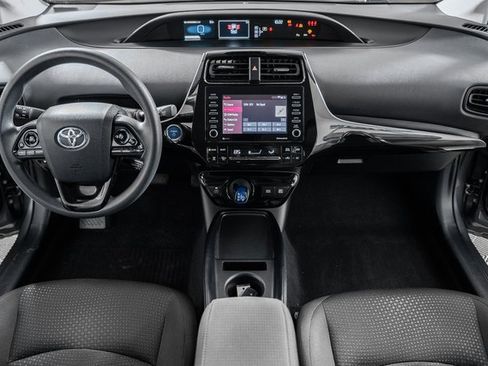 Certified 2022 Toyota Prius LE image 22