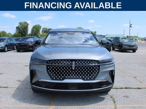 Used 2024 Lincoln Nautilus Premier AWD/4WD image 3