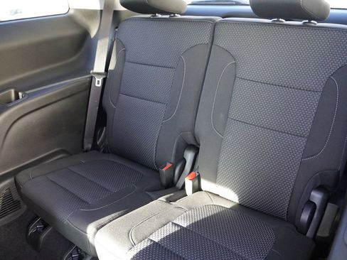 Certified 2023 GMC Acadia SLE w/ Driver Convenience Package image 18