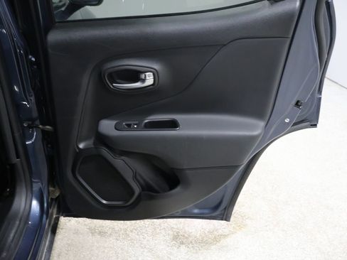 Used 2022 Jeep Renegade Altitude image 22