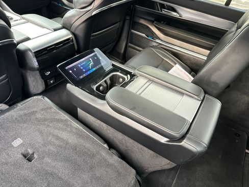 Used 2022 Jeep Grand Wagoneer Series I image 12