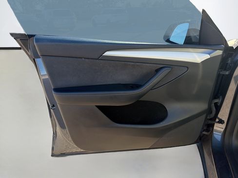 Used 2022 Tesla Model Y Performance image 22