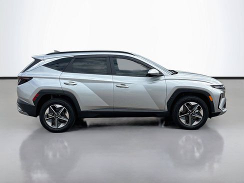 Certified 2025 Hyundai Tucson SEL AWD/4WD image 18