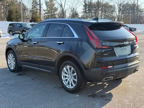 Used 2023 Cadillac XT4 Luxury w/ Cold Weather Package image 5