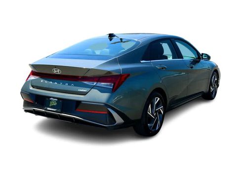 Used 2024 Hyundai Elantra Limited FWD image 6