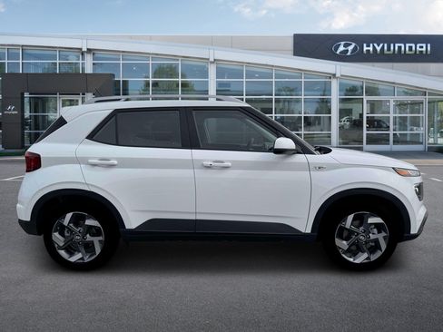 New 2026 Hyundai Venue SEL FWD image 9