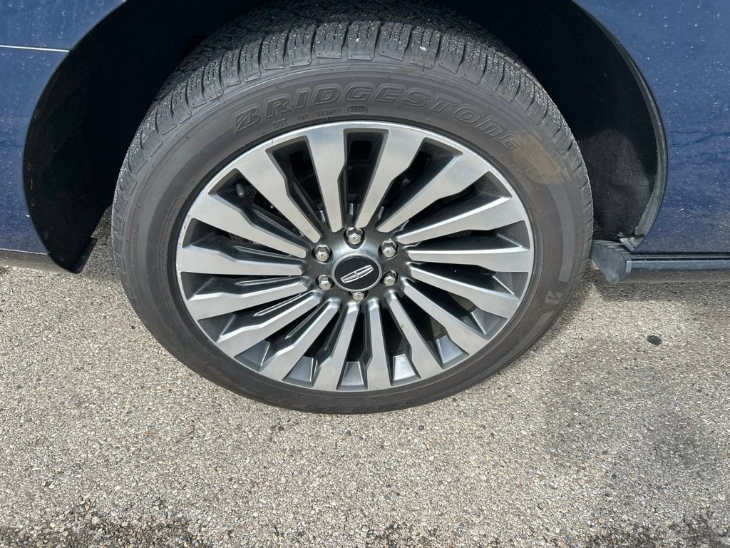 Used 2019 Lincoln Navigator Reserve AWD/4WD image 18