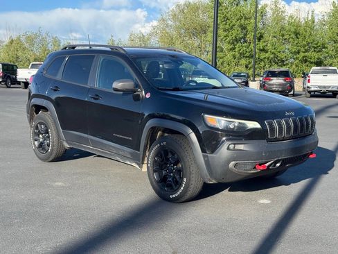 Used 2019 Jeep Cherokee Trailhawk AWD/4WD image 9
