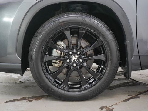 Used 2024 Toyota Highlander Limited AWD/4WD image 31