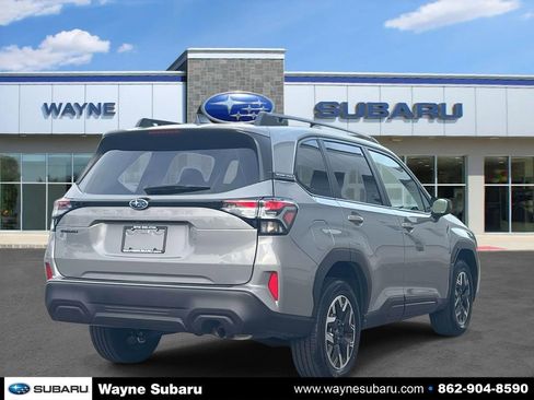 Used 2025 Subaru Forester Premium image 4