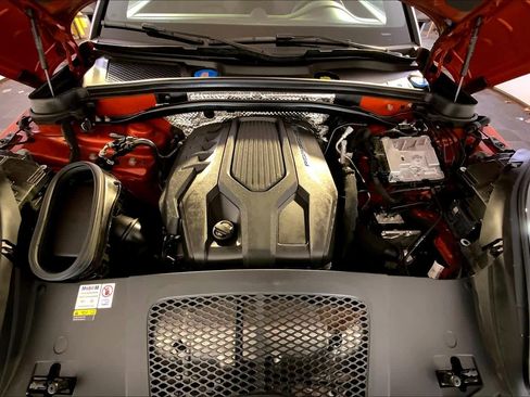 Used 2023 Porsche Macan Turbo image 32