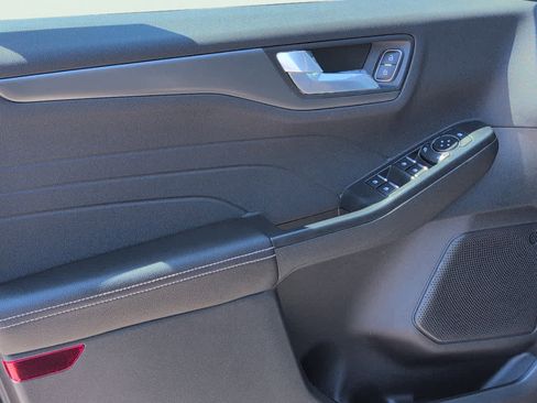 New 2025 Ford Escape SE image 6