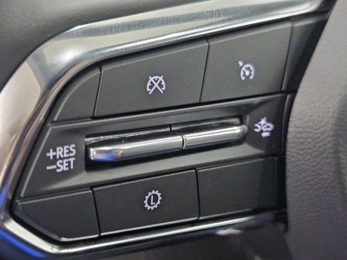 New 2026 Chevrolet Equinox LT w/ Convenience Package II FWD image 30