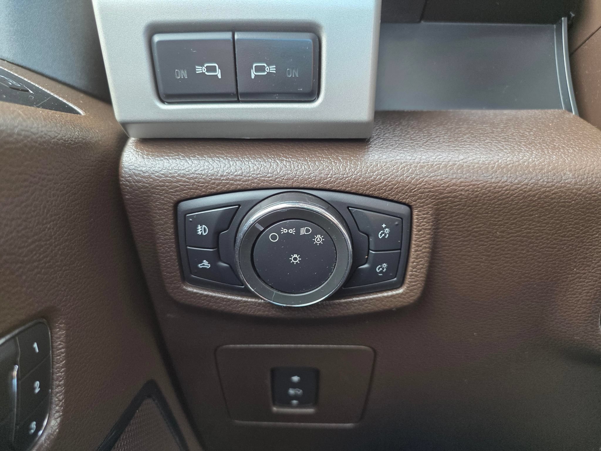 Used 2015 Ford F150 King Ranch w/ Equipment Group 601A Luxury AWD/4WD image 26