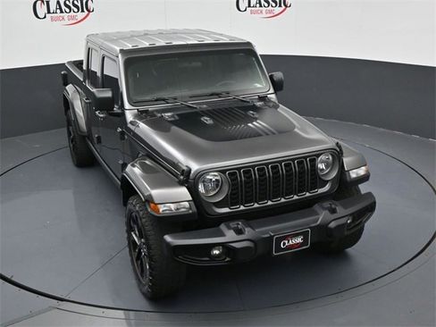 Used 2025 Jeep Gladiator Sport image 20