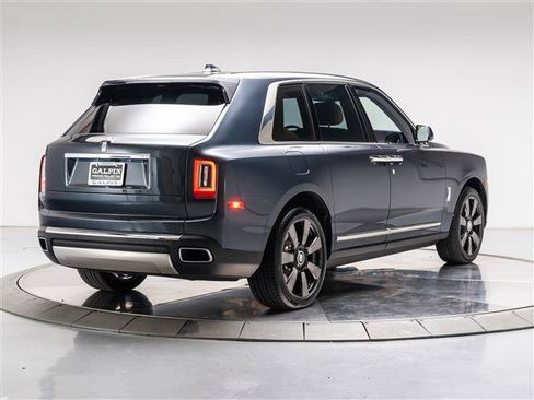 Used 2024 Rolls-Royce Cullinan AWD/4WD image 5