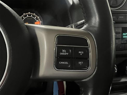 Used 2016 Jeep Patriot 75th Anniversary w/ Power Value Group image 23